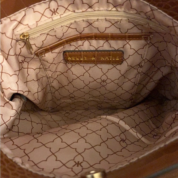 Kelly & Katie Chic Brown Faux Leather Crocodile-Embossed Texture Shoulder Bag - Picture 9 of 16